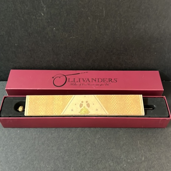 Universal Studios Harry Potter Ollivanders Interactive Wand Ivy with MAP RARE - Picture 15 of 16